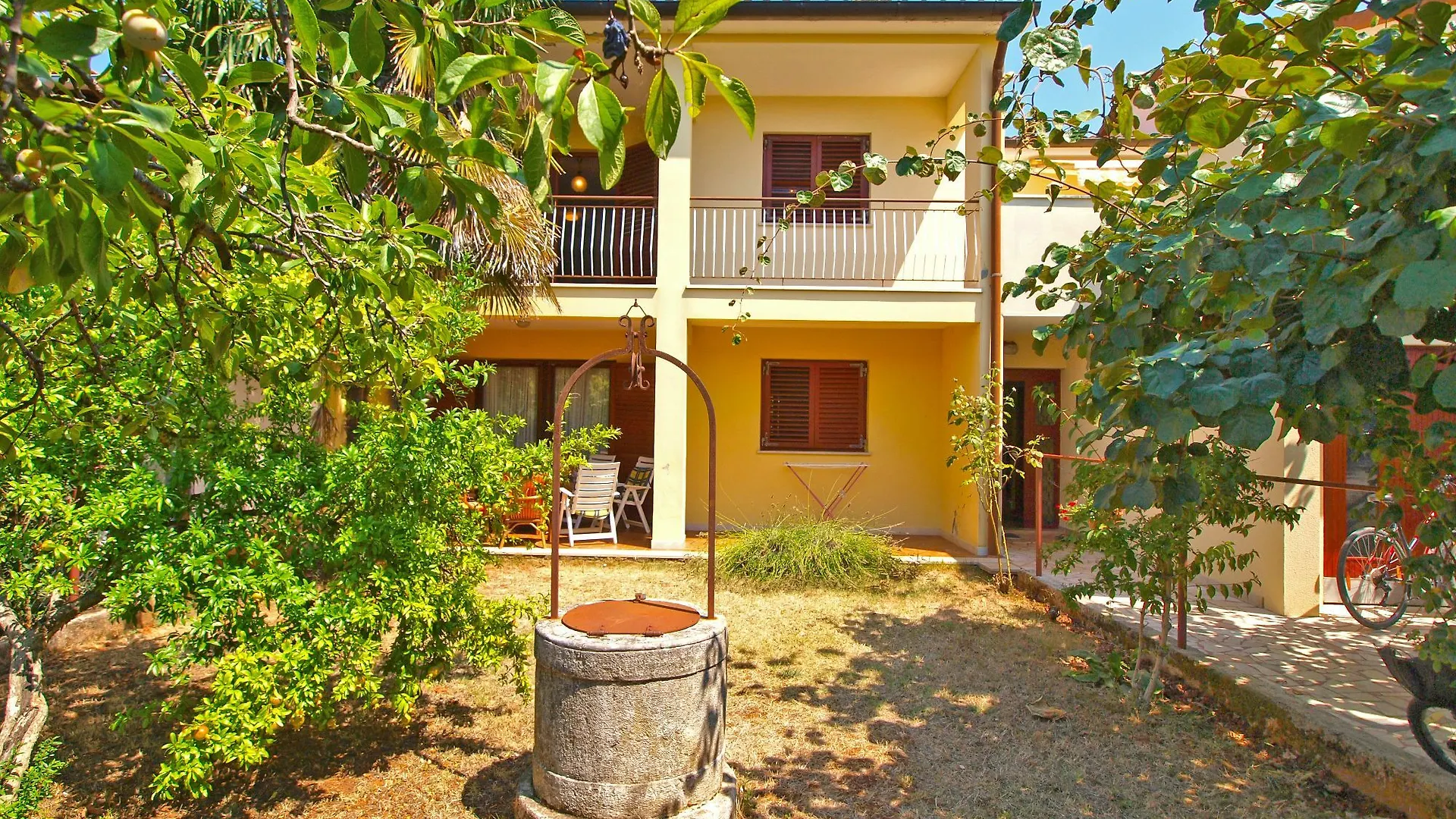 Apartments Anna 920 Valbandon 2*,